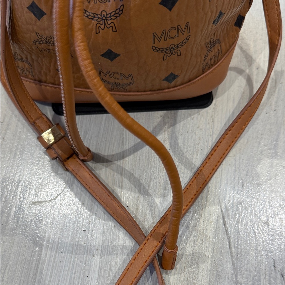 Source Unknown MCM Cognac Brown Leather Drawstring Shoulder Bag - Picture 4 of 16
